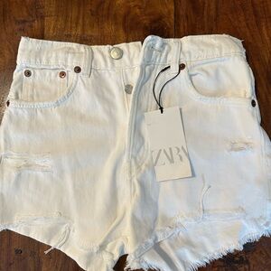 NWT Zara white shorts